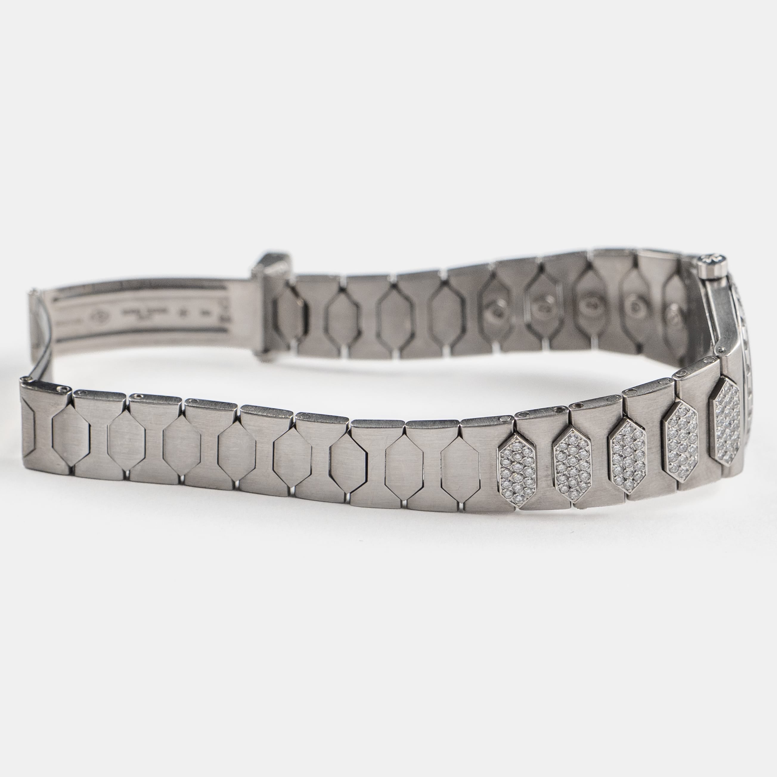 Vacheron Constantin '222' 60501 'Ladies' White Gold Diamond-Set Silver Dial Quartz
