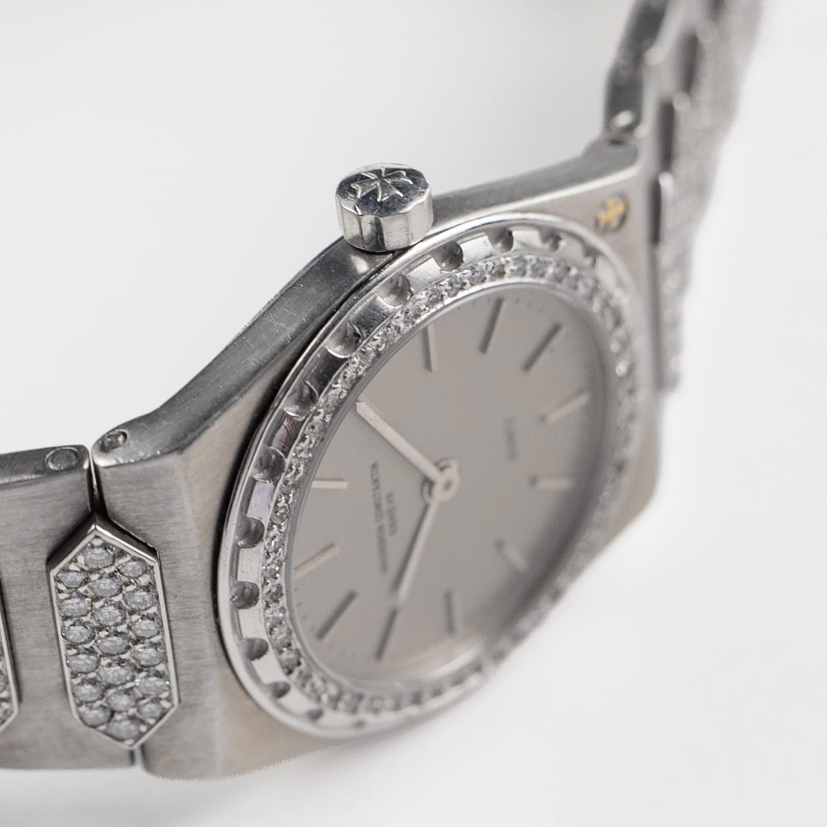 Vacheron Constantin '222' 60501 'Ladies' White Gold Diamond-Set Silver Dial Quartz