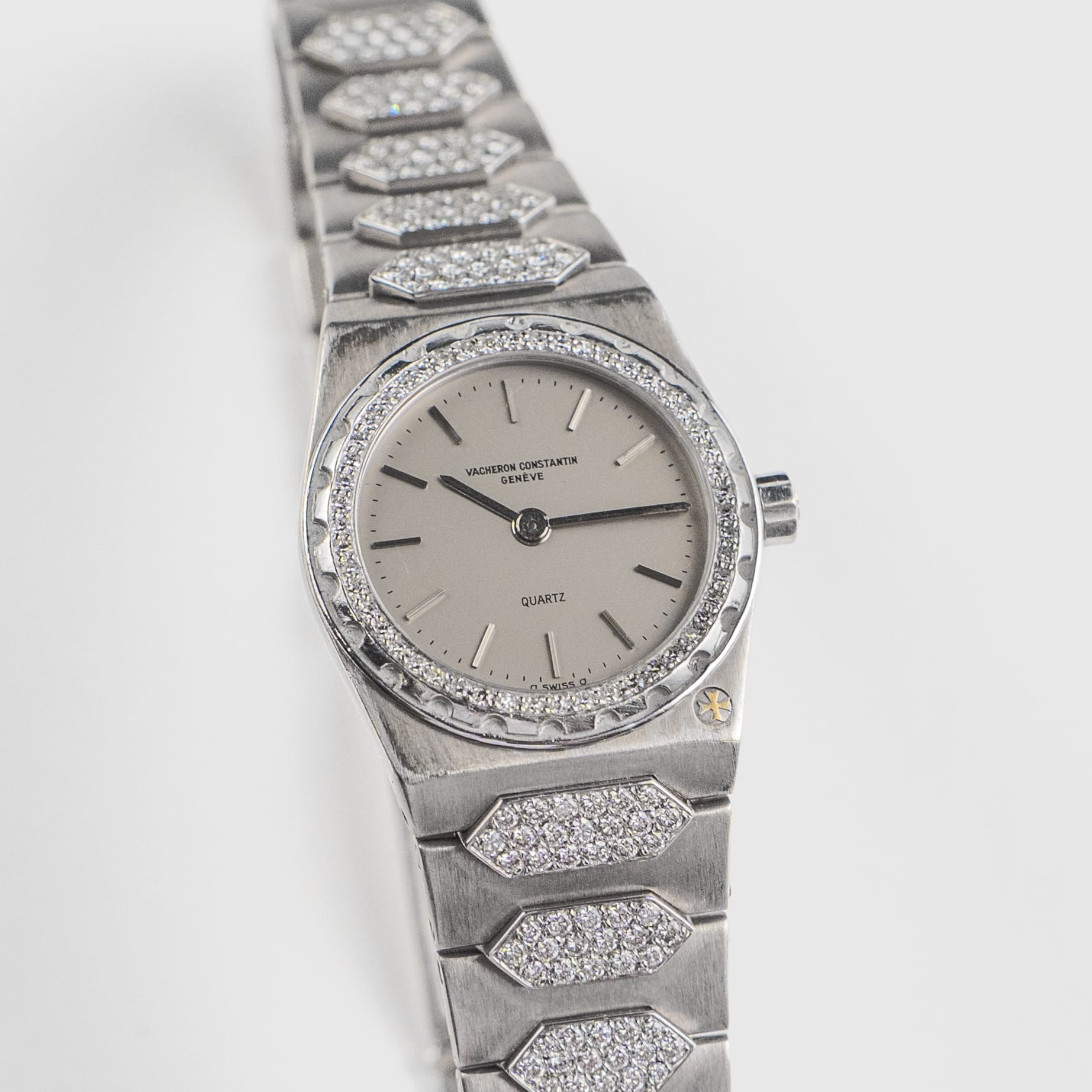 Vacheron Constantin '222' 60501 'Ladies' White Gold Diamond-Set Silver Dial Quartz