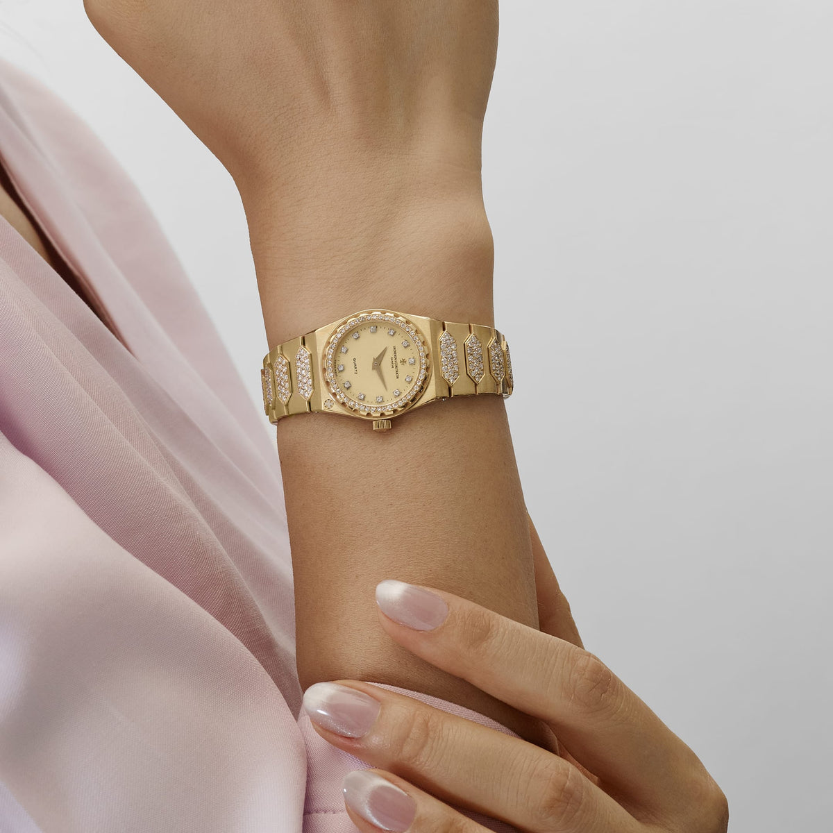 Vacheron Constantin '222' 60501 'Ladies' Yellow Gold Diamond-Set Quartz