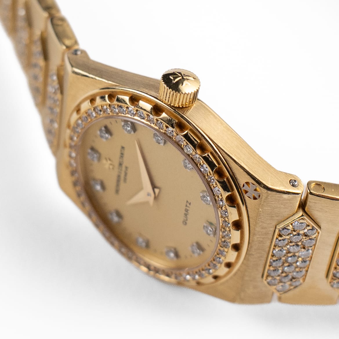 Vacheron Constantin '222' 60501 'Ladies' Yellow Gold Diamond-Set Quartz