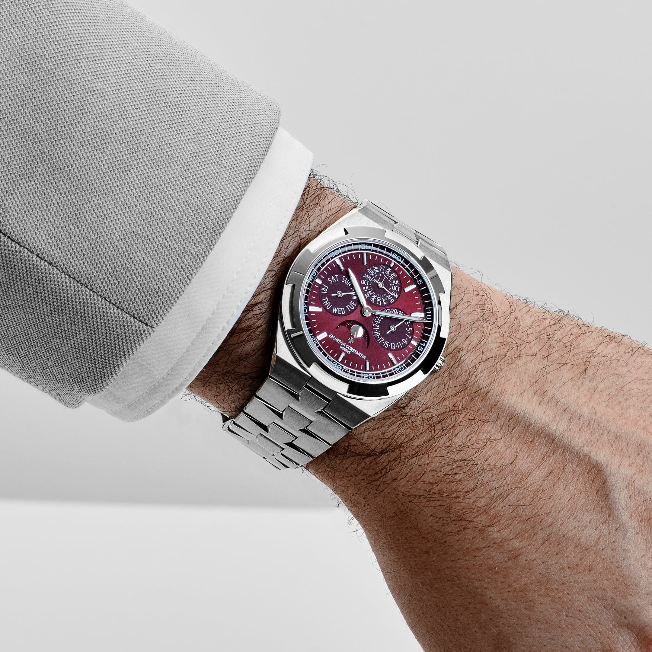 Vacheron Constantin Overseas 4300V/220G-H151 Perpetual Calendar Ultra-Thin White Gold Burgundy Dial