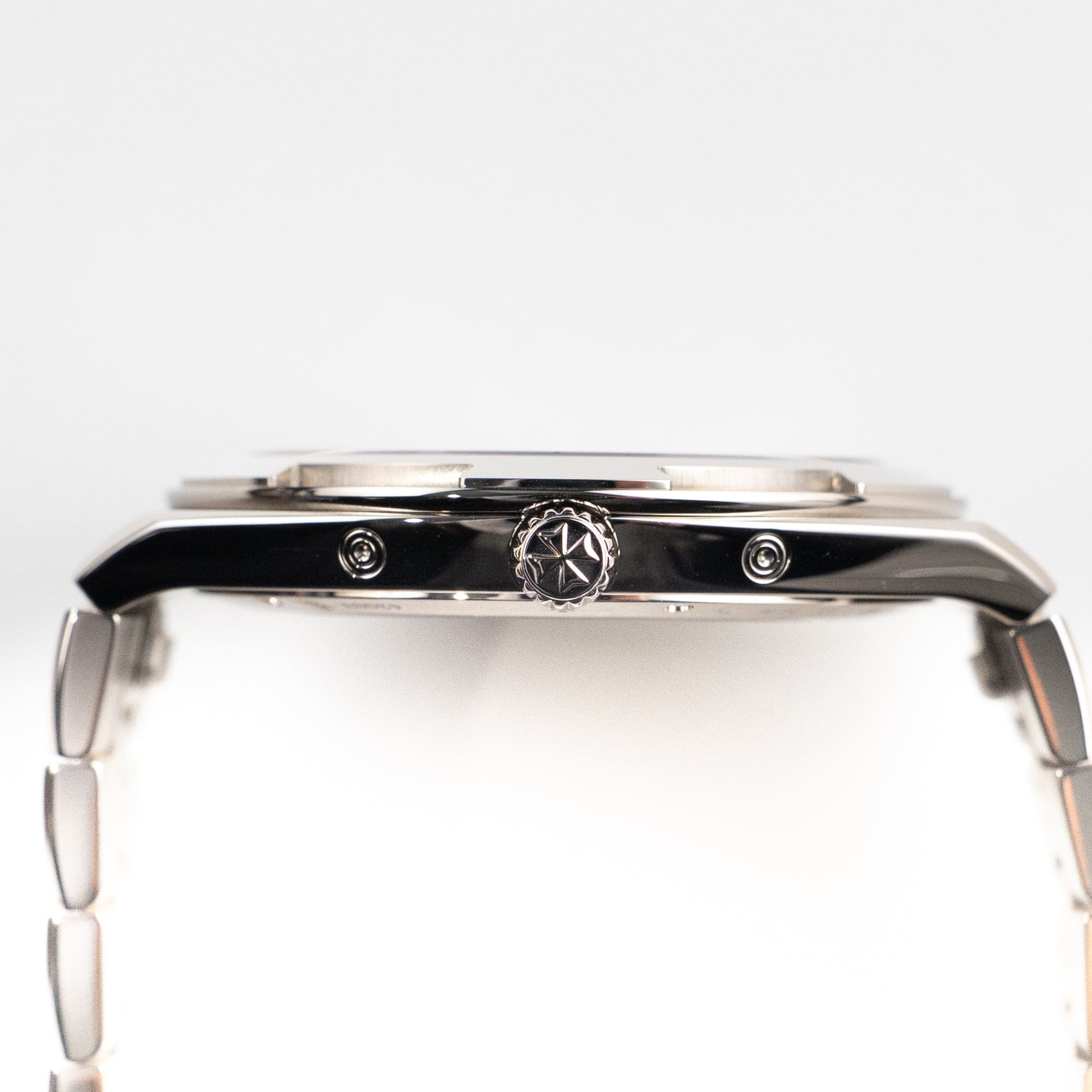 Vacheron Constantin Overseas 4300V/220G-H151 Perpetual Calendar Ultra-Thin White Gold Burgundy Dial