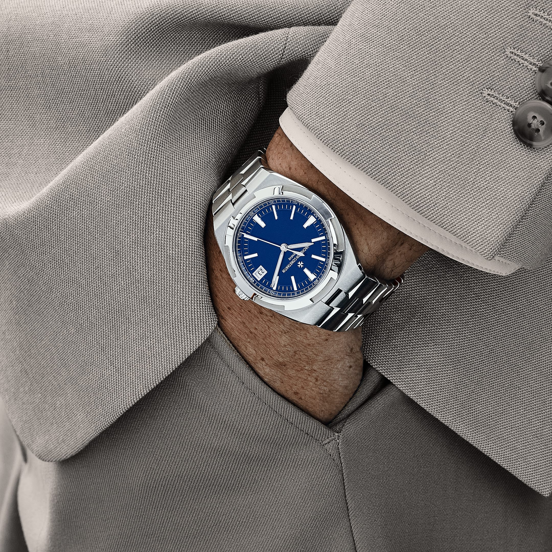 Vacheron Constantin Overseas 4500V/110A-B128 Stainless Steel Blue Dial (2022)