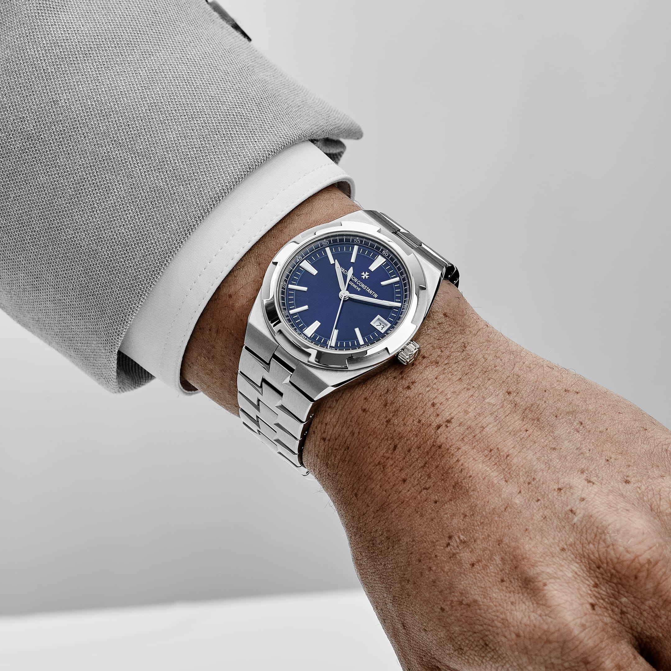 Vacheron Constantin Overseas 4500V/110A-B128 Stainless Steel Blue Dial (2022)