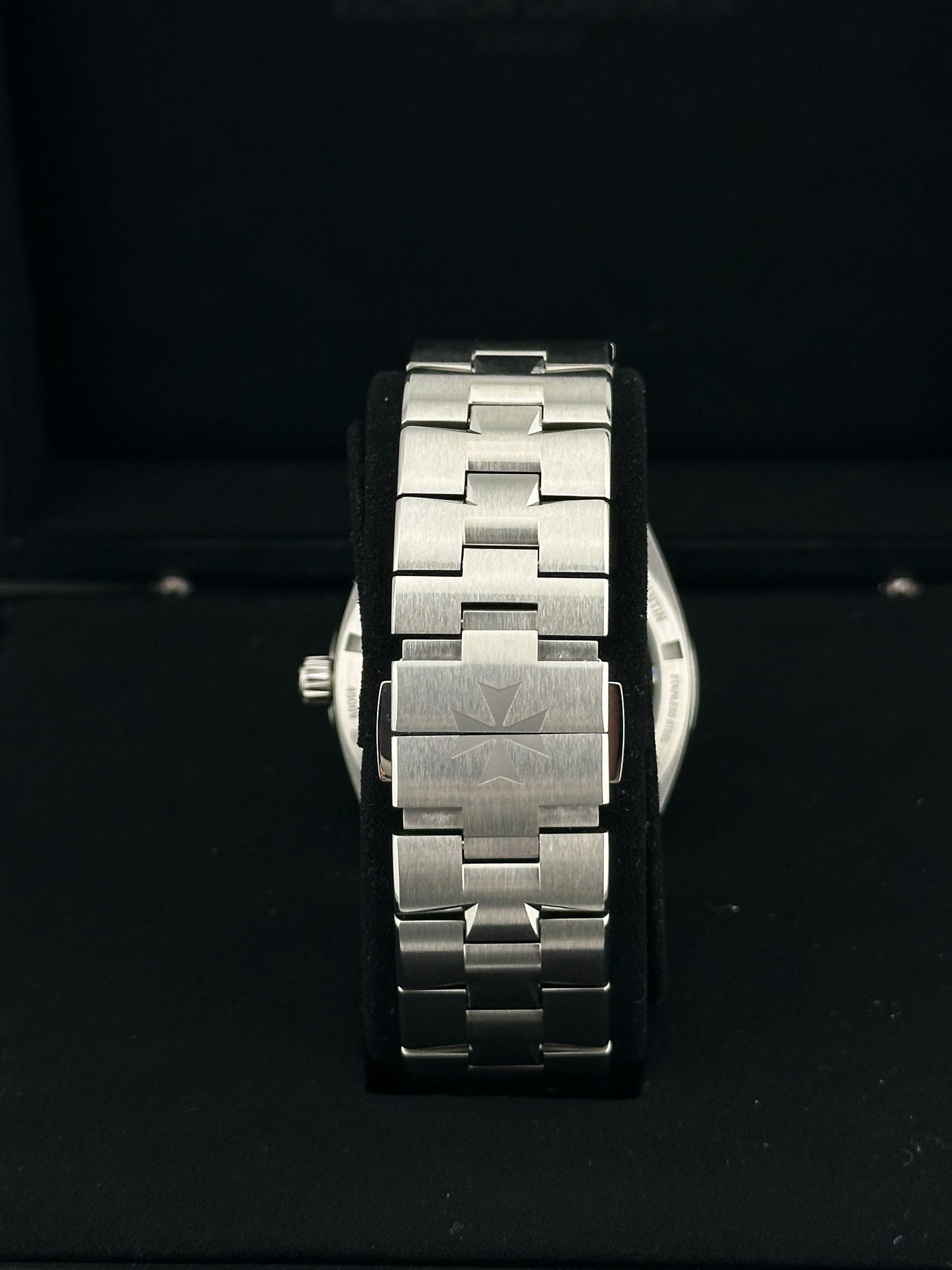 Vacheron Constantin Overseas 4500V/110A-B483 Steel Black Dial