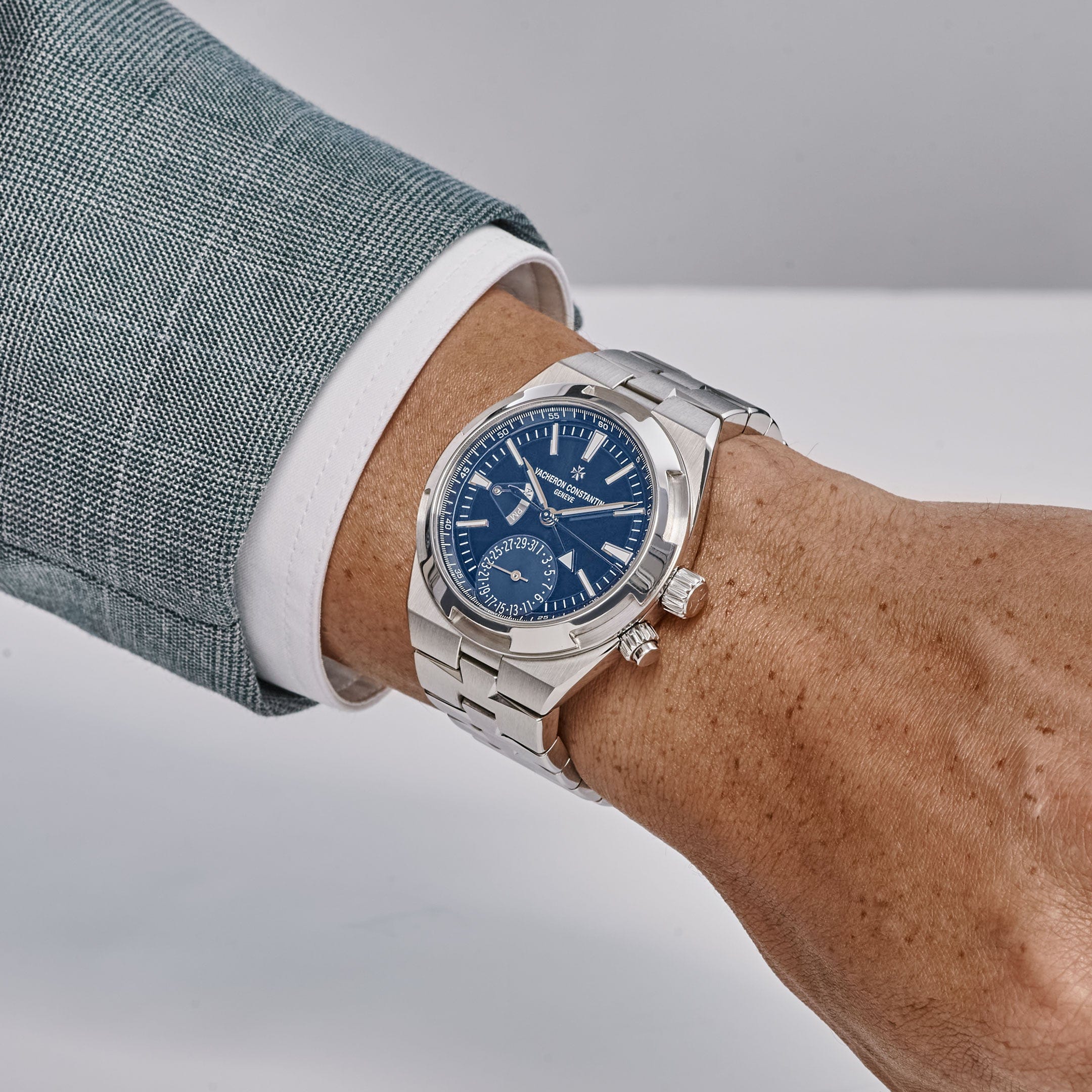 Vacheron Constantin Overseas Dual Time 7900V/110A-B334 Stainless